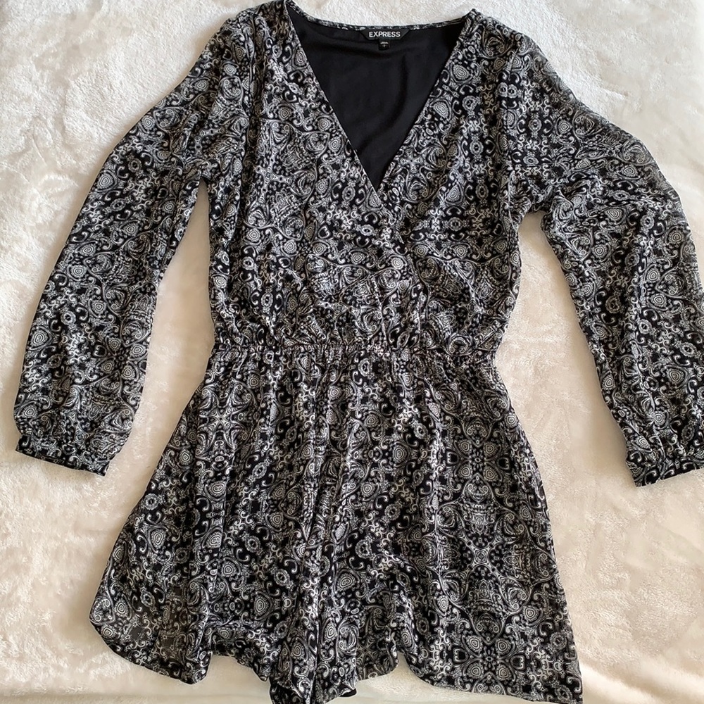Express Paisley Chiffon Wrap Front Romper Size Small
